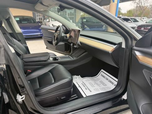 Used 2022 Tesla Model 3 Standard Range image 17