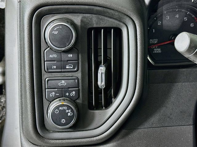 Used 2022 Chevrolet Silverado 1500 Custom w/ Safety Confidence Package AWD/4WD image 10