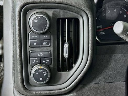 Used 2022 Chevrolet Silverado 1500 Custom w/ Safety Confidence Package AWD/4WD image 10