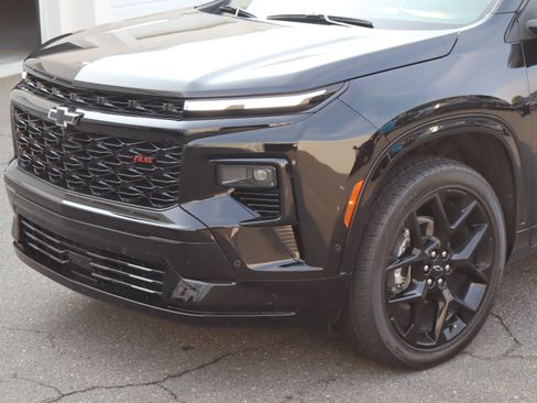 Used 2024 Chevrolet Traverse RS AWD/4WD image 6