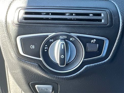 Certified 2022 Mercedes-Benz GLC 300 image 34