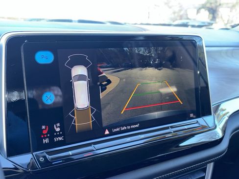 Used 2024 Volkswagen Atlas SE image 14