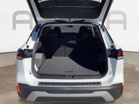 New 2026 Volkswagen Tiguan SE FWD image 10