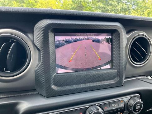 Used 2022 Jeep Wrangler Unlimited Sport AWD/4WD image 18