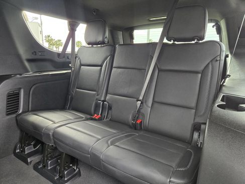 Used 2025 GMC Yukon XL Denali image 27