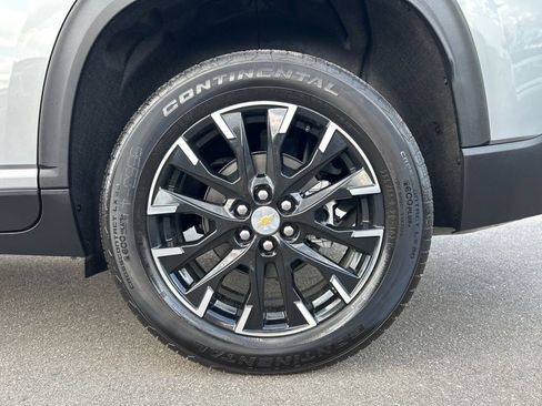 Used 2026 Chevrolet Traverse LT image 34