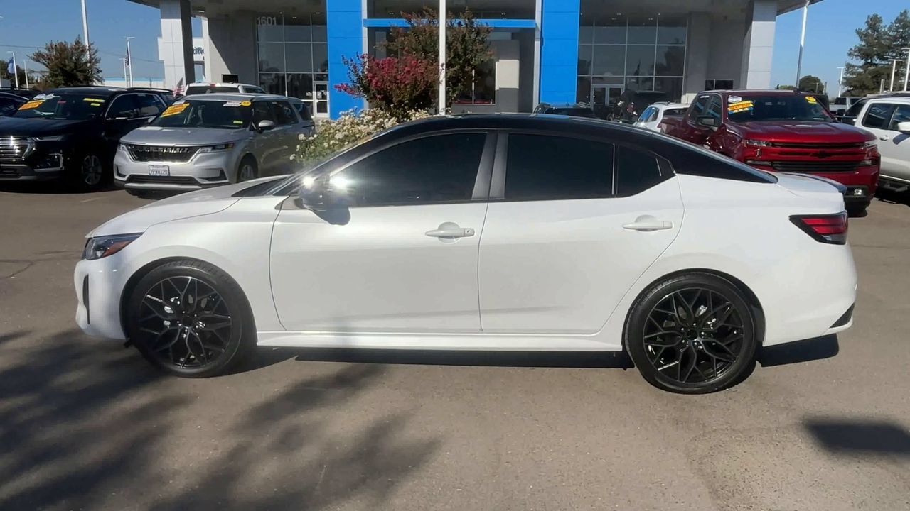 Used 2024 Nissan Sentra SR w/ SR Premium Package FWD image 4