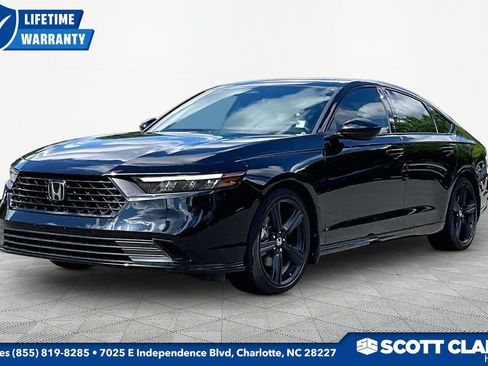 Used 2023 Honda Accord Sport image 3