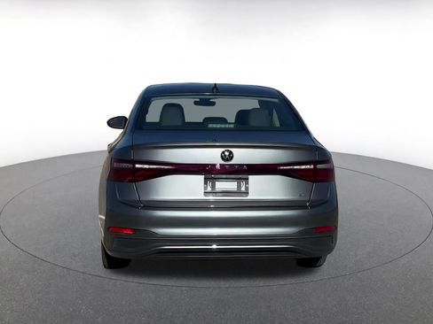 Used 2025 Volkswagen Jetta SE image 12