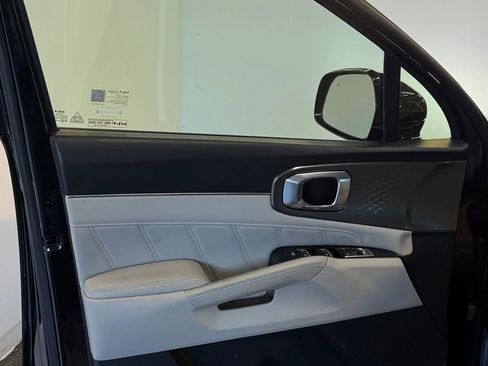 Used 2022 Kia Sorento SX w/ Panoramic Sunroof Package AWD/4WD image 12
