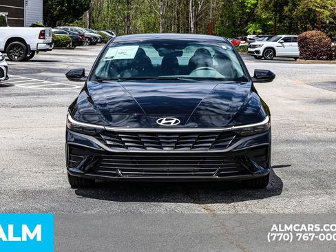 Used 2025 Hyundai Elantra Sport FWD image 11