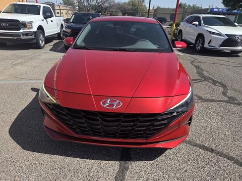 Used 2023 Hyundai Elantra SEL w/ Cargo Package FWD image 4