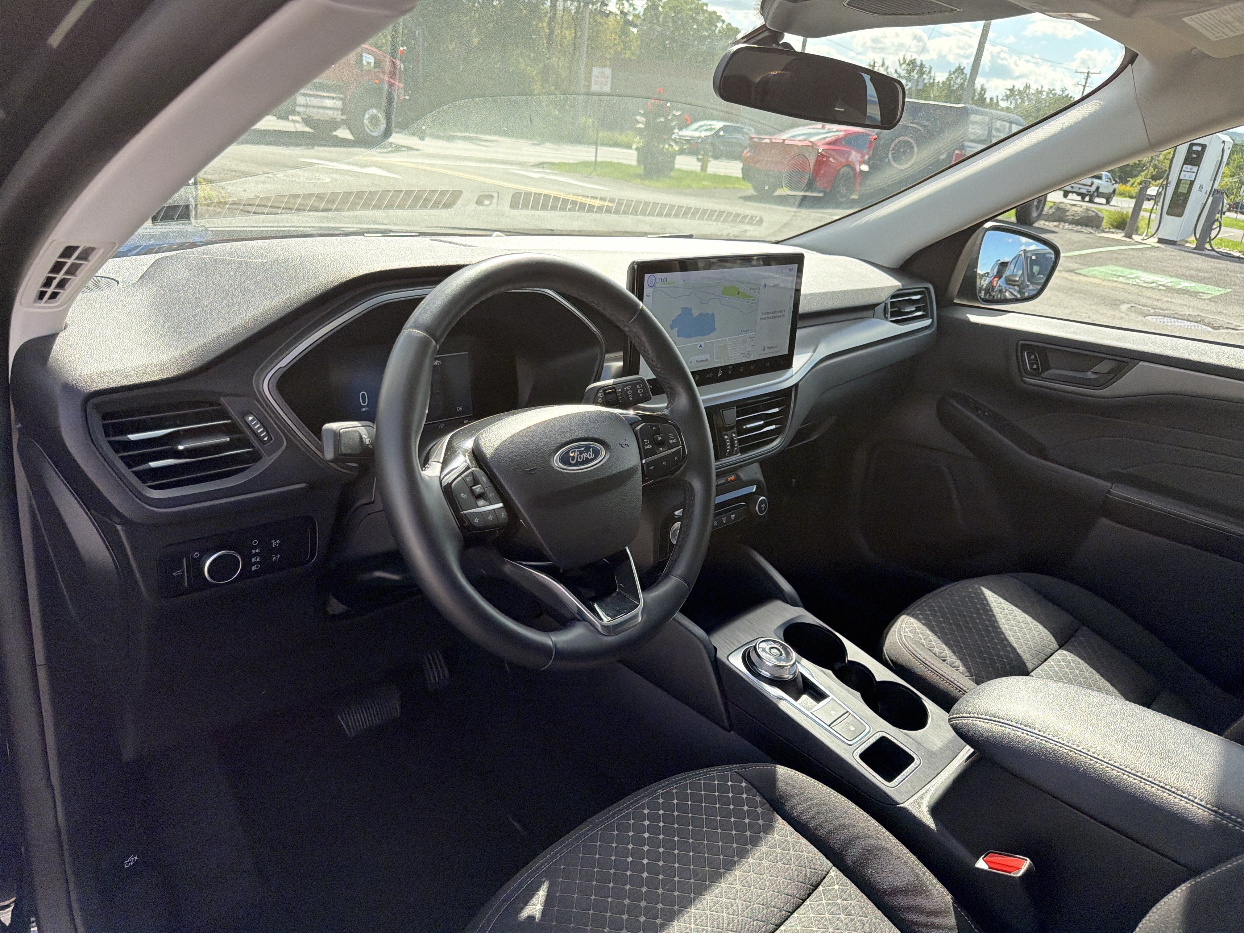 Used 2023 Ford Escape Active w/ Tech Pack #1 AWD/4WD image 9