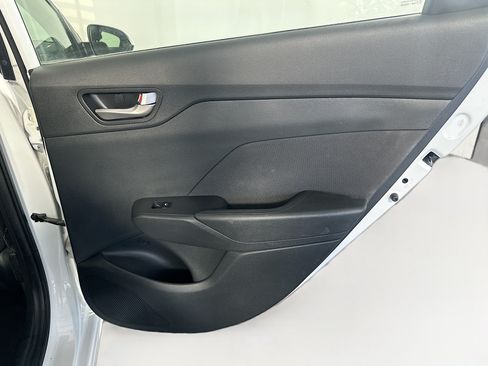Used 2021 Hyundai Accent SE FWD image 27