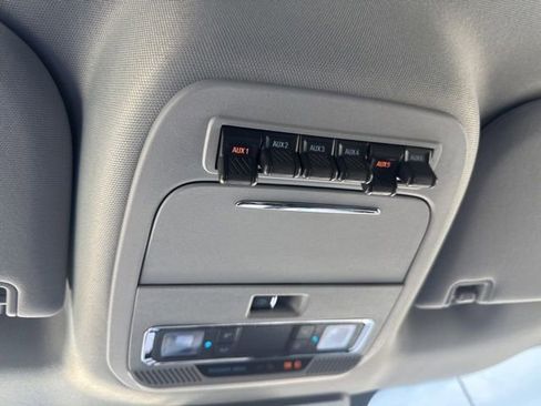 Used 2025 Ford F350 Lariat w/ Lariat Ultimate Package AWD/4WD image 24