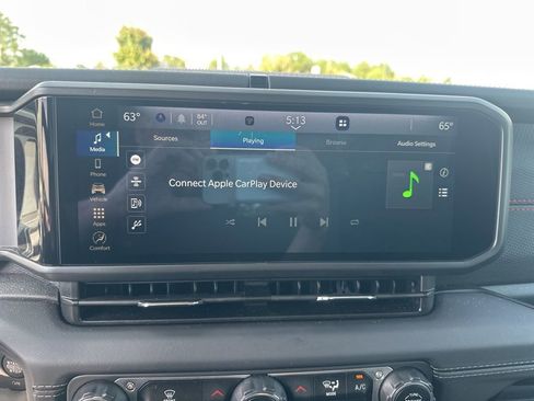 Used 2025 Jeep Wrangler Rubicon image 16