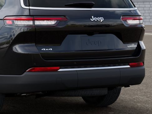 New 2025 Jeep Grand Cherokee L Laredo w/ Trailer Tow Package AWD/4WD image 13