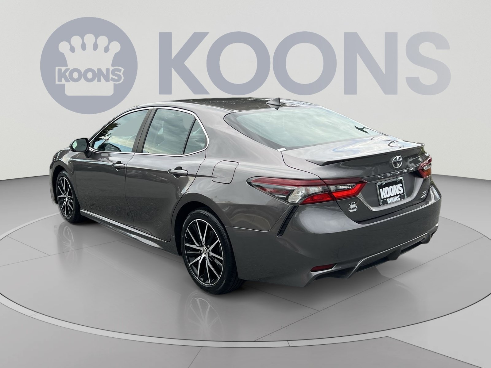 Used 2021 Toyota Camry SE AWD/4WD image 4