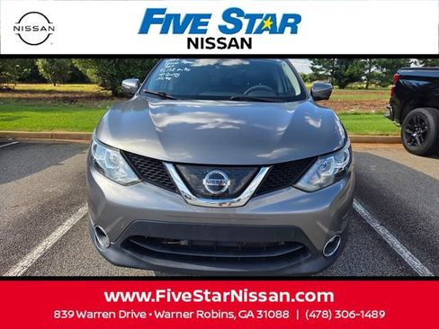 Used 2019 Nissan Rogue Sport SV w/ Technology Package FWD image 2
