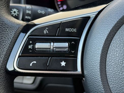 Used 2024 Kia Forte LXS image 17