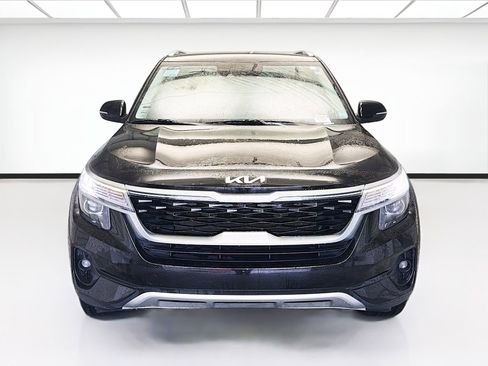 Used 2023 Kia Seltos S w/ Navigation Package FWD image 2