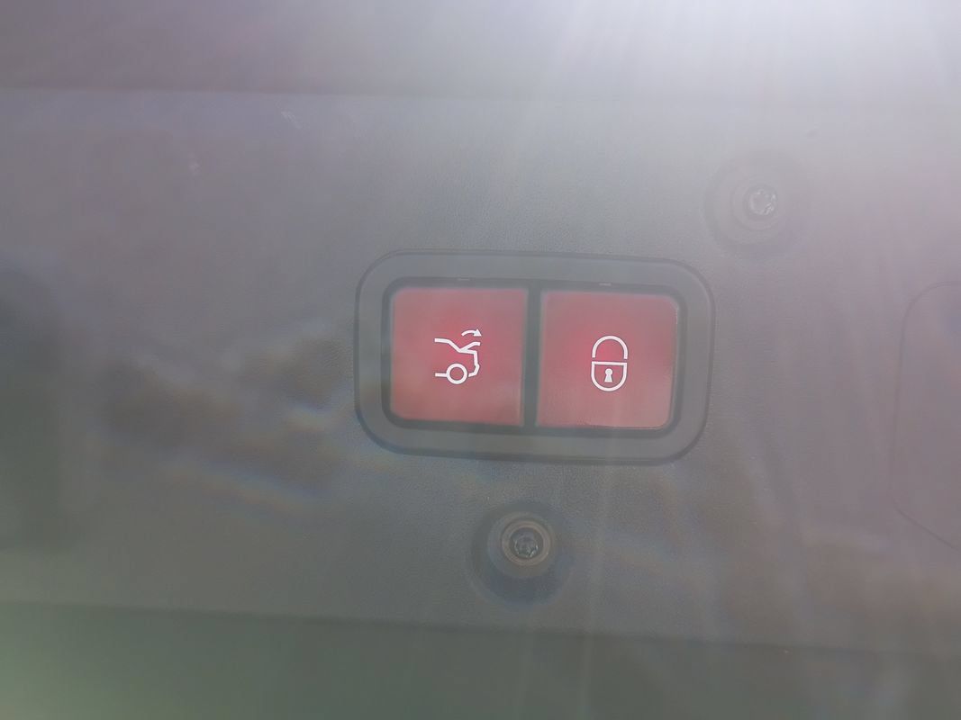 Used 2013 Mercedes-Benz CL 550 4MATIC image 19
