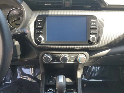 Certified 2024 Nissan Kicks SV image 22