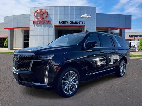 Used 2023 Cadillac Escalade ESV Premium Luxury AWD/4WD image 3