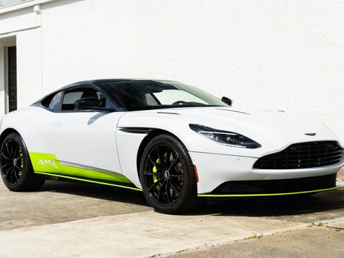 Used 2019 Aston Martin DB11 AMR RWD image 9