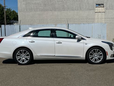 Used 2018 Cadillac XTS Luxury FWD image 6
