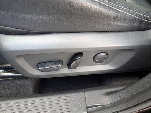 Used 2021 Nissan Rogue SL AWD/4WD image 16