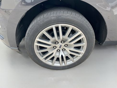 Used 2024 Ford Expedition Limited image 34