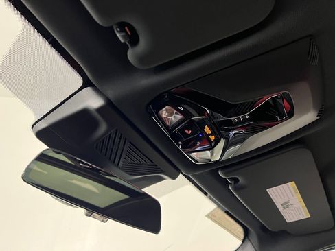 Used 2025 BMW X1 xDrive28i w/ Technology Package image 19