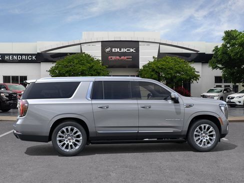 New 2026 GMC Yukon XL Denali w/ Denali Reserve Package image 7