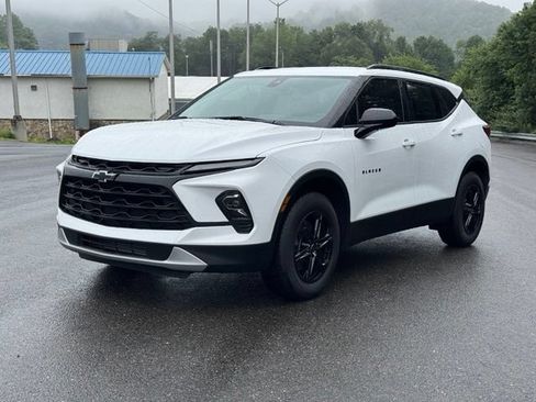 New 2026 Chevrolet Blazer LT w/ Convenience Package AWD/4WD image 3