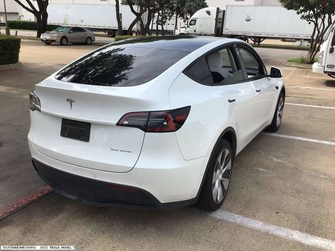 Used 2021 Tesla Model Y Long Range AWD/4WD image 4