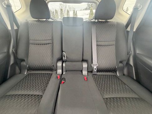 Used 2020 Nissan Rogue SV image 17