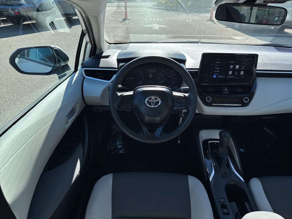 Used 2025 Toyota Corolla LE FWD image 11