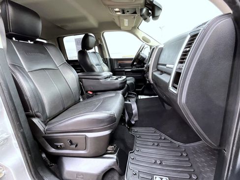 Used 2018 RAM 1500 Laramie image 16