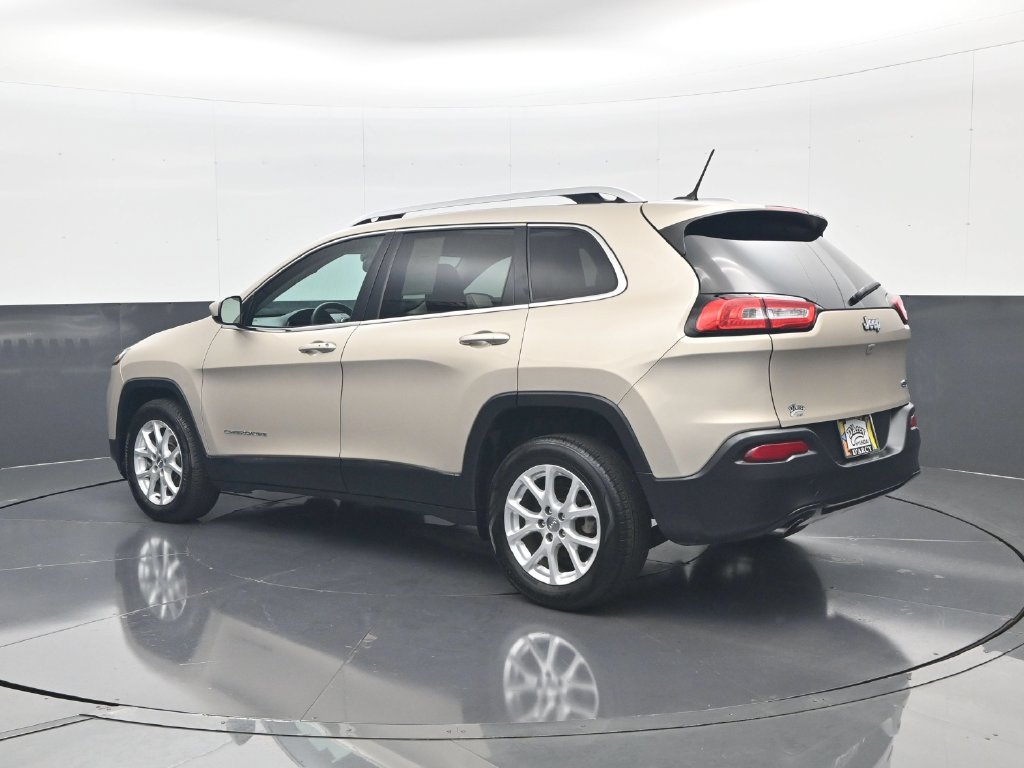 Used 2015 Jeep Cherokee Latitude w/ Comfort/Convenience Group FWD image 8