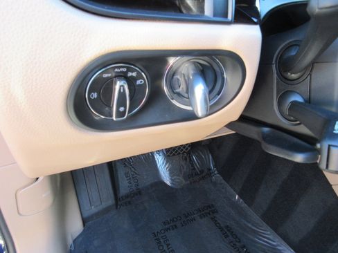 Used 2024 Porsche Macan image 65