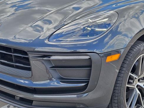 Certified 2026 Porsche Macan AWD/4WD image 12