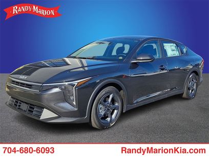 New 2025 Kia K4 LXS