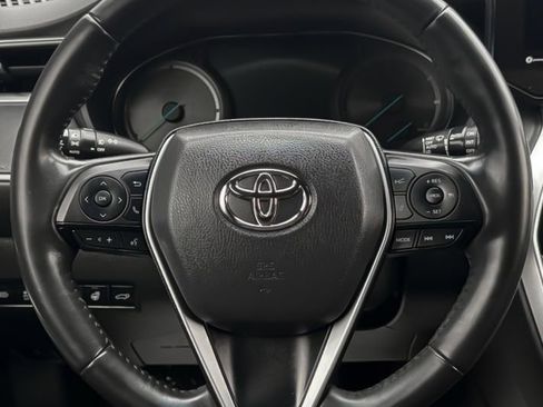 Used 2022 Toyota Venza Limited w/ Advanced Technology Package image 18