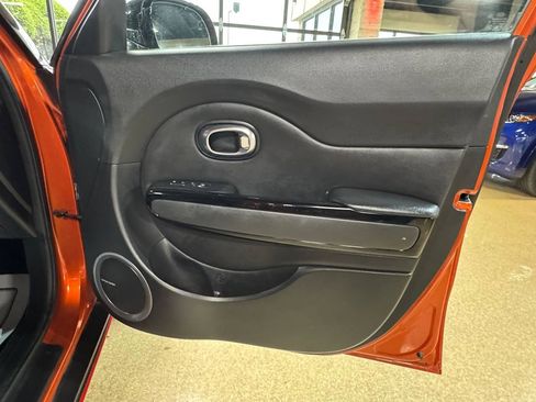 Used 2018 Kia Soul ! w/ Tech Package FWD image 10