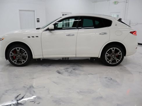 Used 2017 Maserati Levante S AWD/4WD image 4