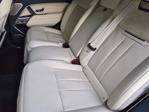 Certified 2025 Land Rover Range Rover SV AWD/4WD image 15