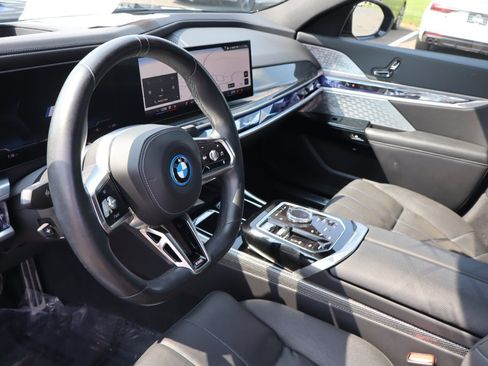 Used 2023 BMW i7 xDrive60 AWD/4WD image 12