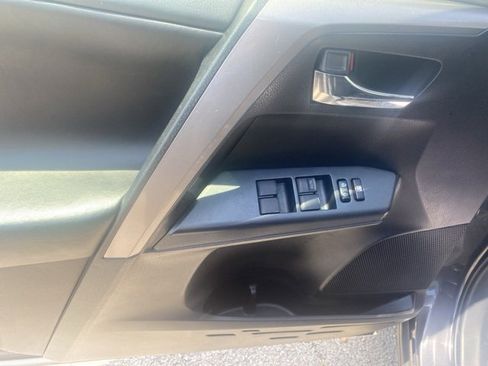 Used 2018 Toyota RAV4 XLE image 17