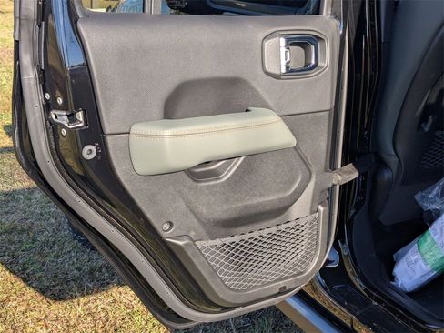 New 2026 Jeep Gladiator Mojave image 27